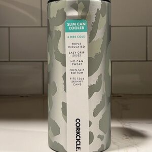 CORKCICLE slim can cooler